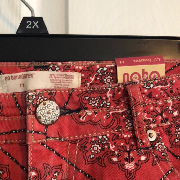 Patterned Jean Shorts - Picture 2 of 6